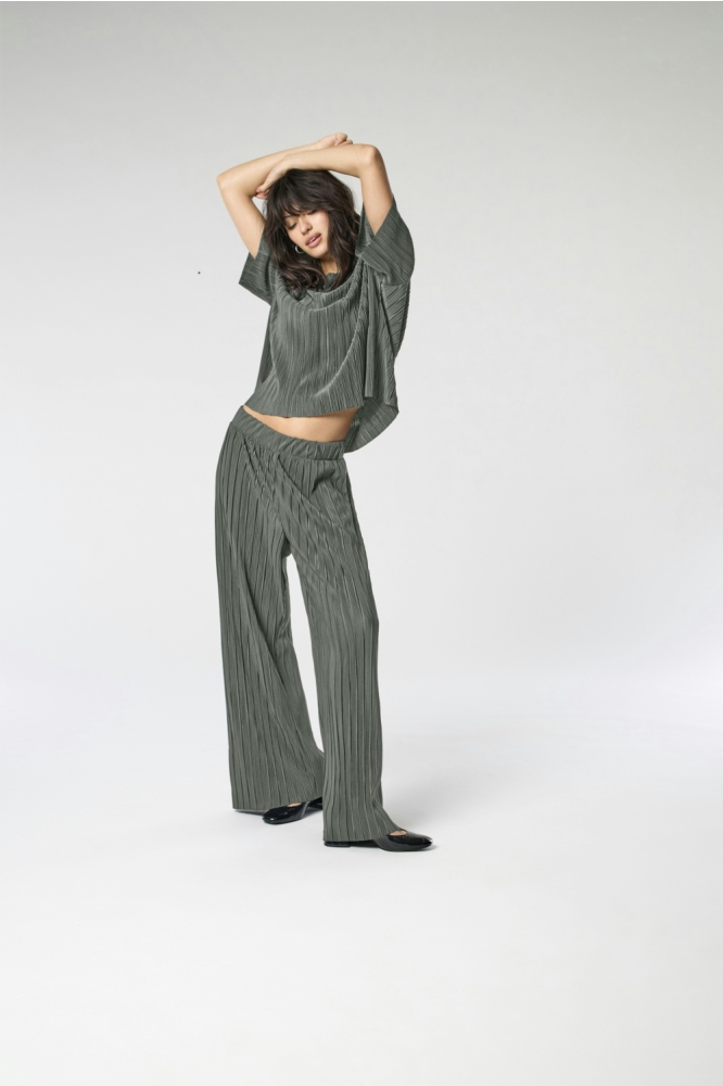ONLRAVENNA PLISSE PANT NOOS JRS 15318505 AGAVE GREEN